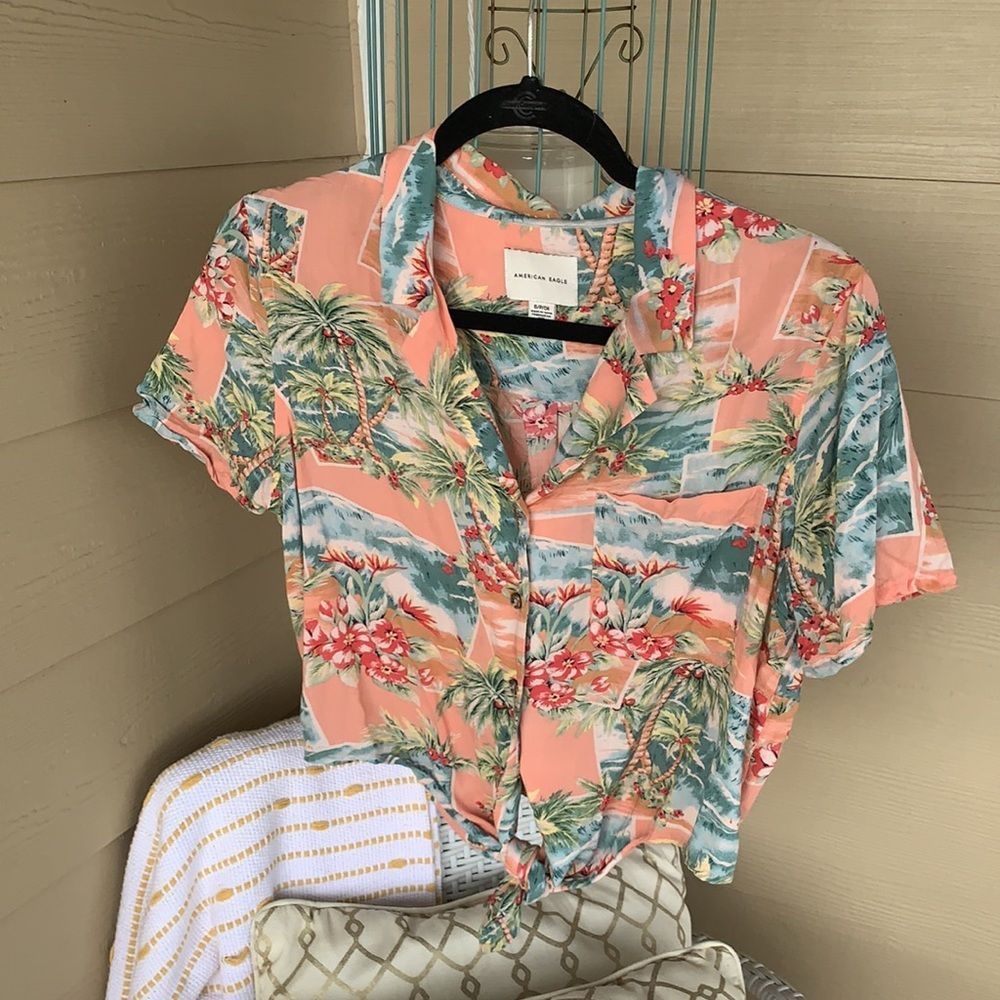 American eagle cropped Hawaiian shirt